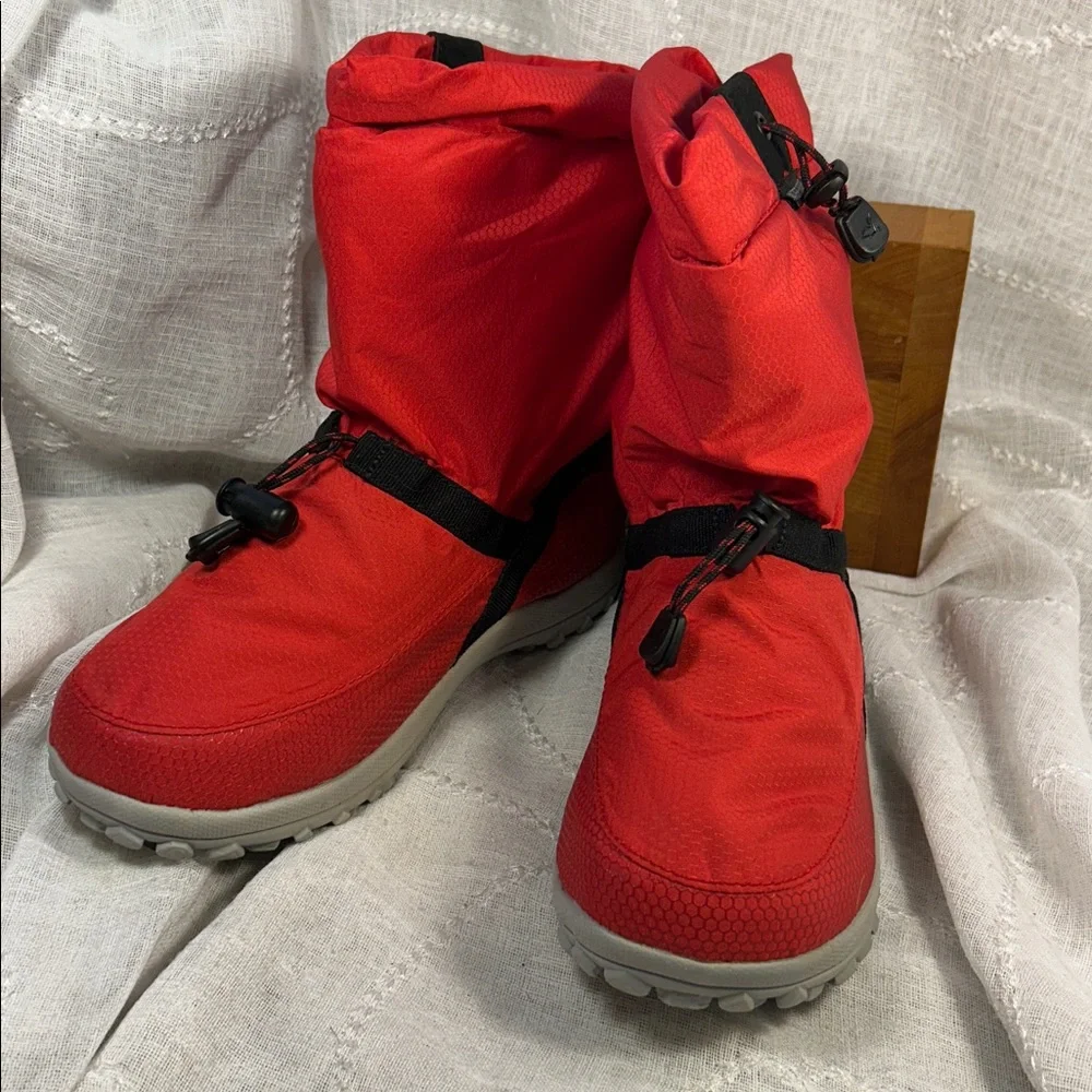 NWOT Baffin warm puff winter boot